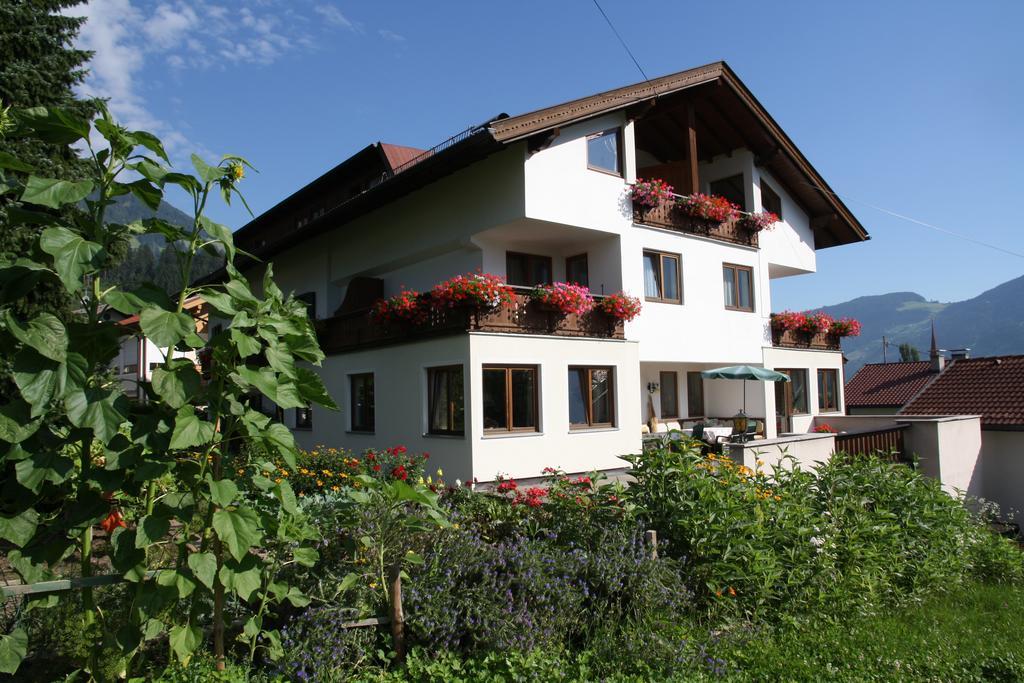Gastehaus Treichl Hotel Fügen Екстериор снимка